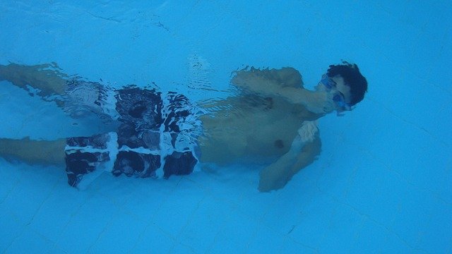 potápění v bazénu.jpg