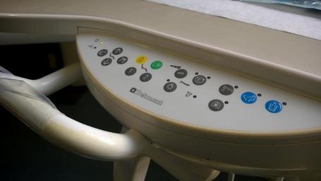 zubařský přístroj